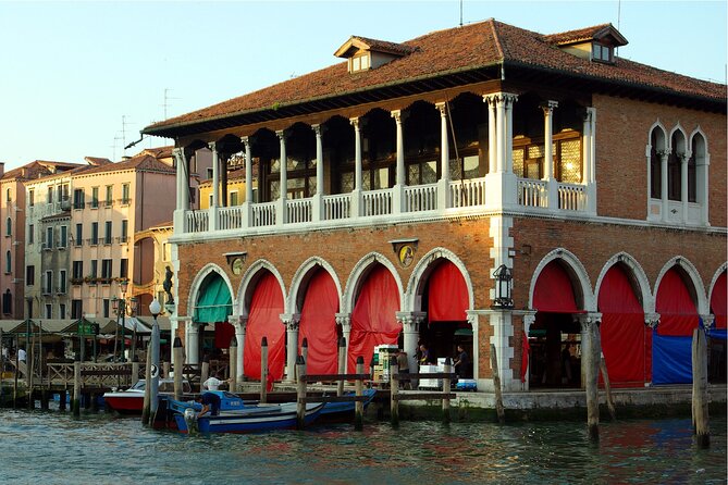 Private 3 hrs Venice Tour: St Mark's, Walking tour & Boat tour - Grand Canal Boat Tour: Rialto Views and Smaller Canal Passes