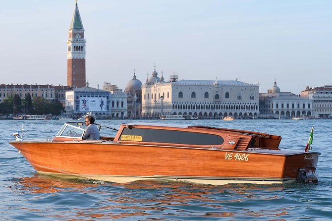Private Arrival Transfer from Marco Polo Airport to Venice - Van to Dock: Why That 10-Minute Walk is Actually the Smart Part