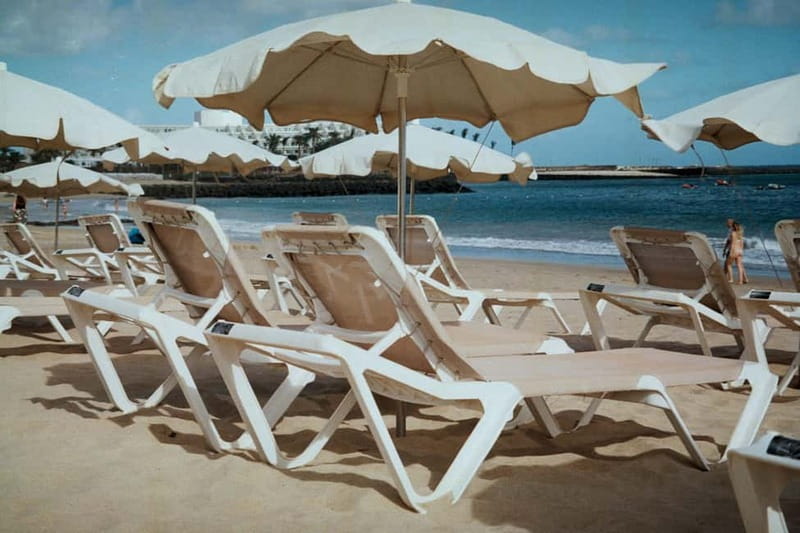 Private Beach Day from St. Mark’s Square: Enjoy Sun & Relax - What you actually get at Pachuka: sunbed, umbrella, towel, drink