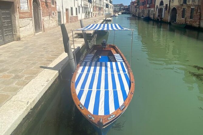 Private boat tour to the islands of Venice - Stop 3, Murano: glassmaking at the furnace, not just store windows