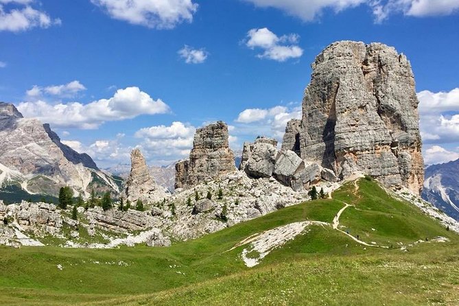 Private Dolomites Day Trip from Venice by Mercedes Van - Lago di Dobbiaco: A Longer Walk-Friendly Lake Break