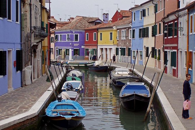 Private Excursion by Motorboat to the Islands of Murano, Burano and Torcello - Burano lace and linen: colorful houses, handmade detail, and what an hour can do
