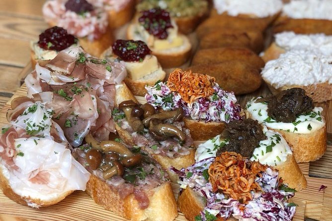 Private Food Tour: Cicheti & Wine - Mercati di Rialto: learning how Venice ate