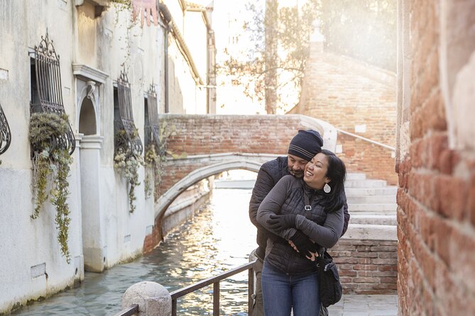 Private Gondola Ride and Photoshoot - Stop 2, Ponte dei Sospiri: How to Get the Bridge Shot Right