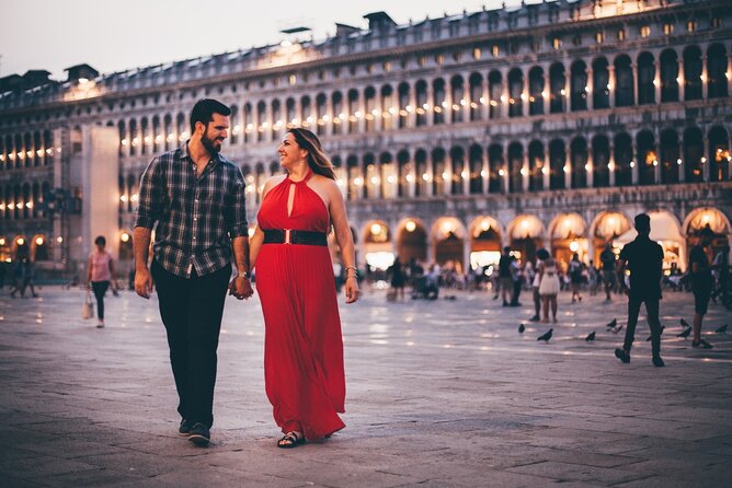 Private Gondola Ride with Professional Photographer in Venice - Photos you can download, edited and ready fast