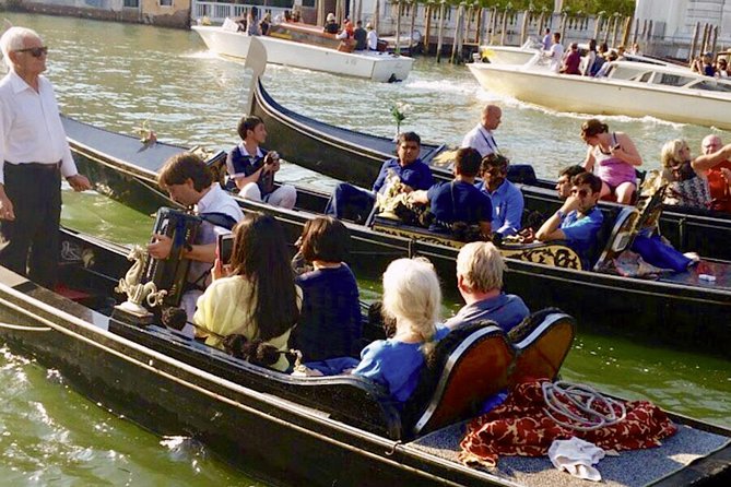 Private Gondola Ride with Serenade in Venice - Not a guided ride: how to get value from 30 minutes