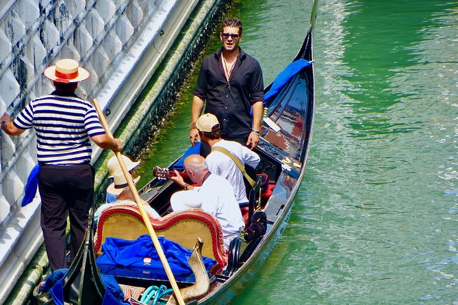 Private Gondola Ride with Serenade in Venice - The 30-minute route feel: Traghetto Santa Maria del Giglio and close-to-the-stone canals
