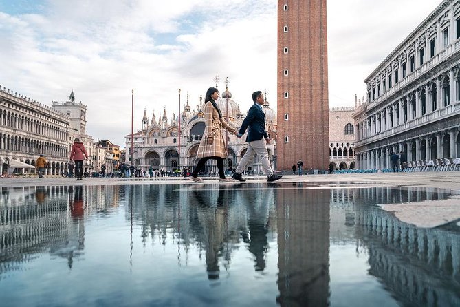 Private Photo Shoot in Venice with Gondola Ride - What Your Guide and Photographer Do During the 2 Hours
