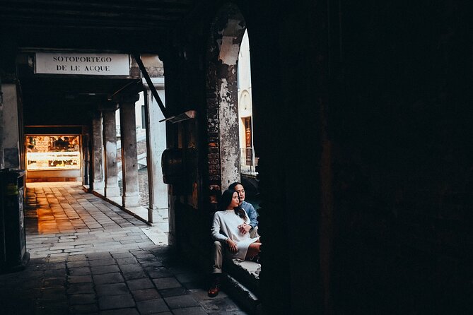 Private Photo Shoot in Venice with Gondola Ride Included - Private gondola ride: why the 30 minutes is the right length