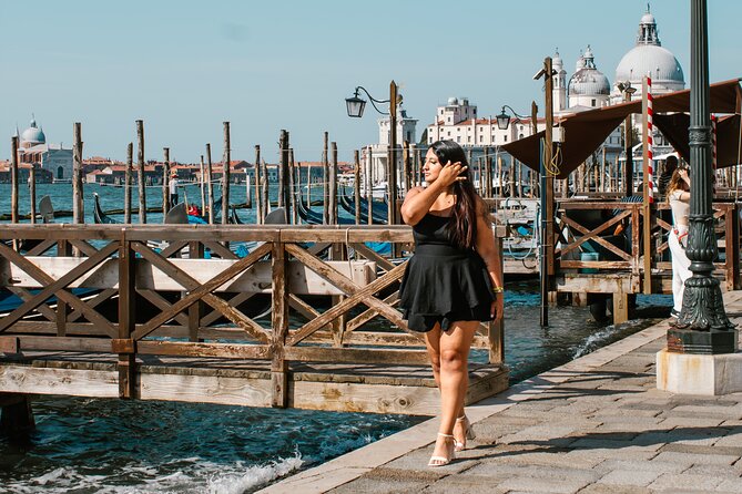 Private Photoshoot Experience in Venice - Medium Package: A Focused 1-Hour Route With 30 to 70 Edited Photos