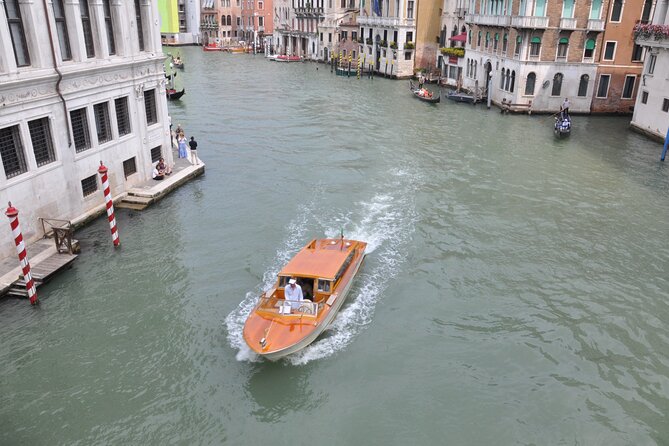 Private Tour Murano and Burano - Venice Lagoon Transport: The Part People Underestimate