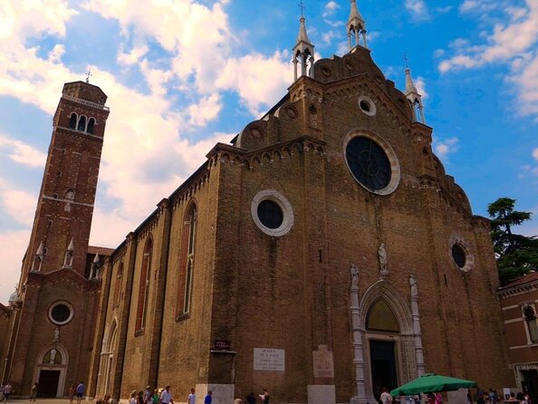 Private Tour of San Polo Rialto and Basilica Dei Frari - Rialto Bridge and Market: trade routes in street form