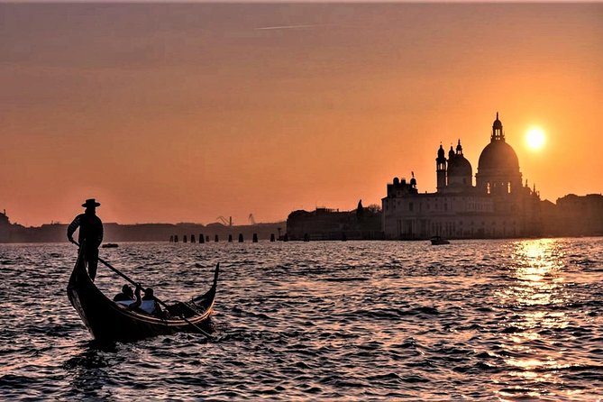 Private Tour: Venice Gondola Ride with Serenade - Afternoon vs evening: timing that affects what you see
