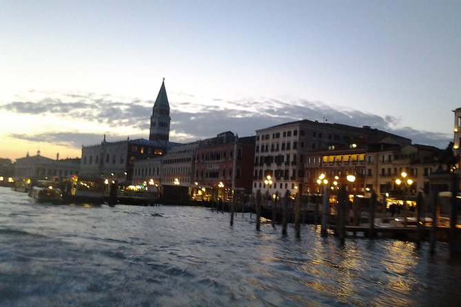 Private Tour: Venice Walk, Gondola, and Private Boat Tour ending on Murano Island with Venetian Lunch and Glass Factory Visit - Rialto in quick view, then the Canal Grande gondola ride