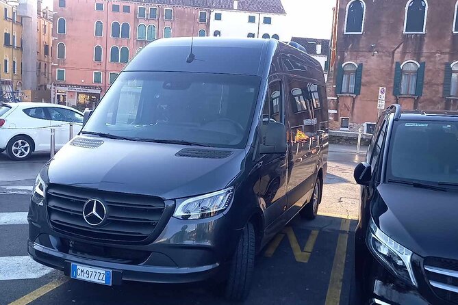 Private Transfer from Venice Marco Polo Airport to P-le Roma - The Ride to Piazzale Roma: Fast, Air-Conditioned, Low-Stress