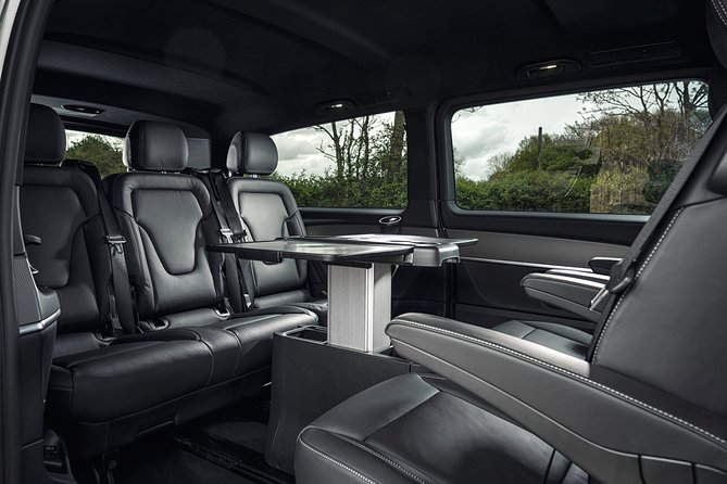 Private Transfer: Venice to Marco Polo Airport VCE in Luxury Van - Hotel Reception Pickup in Venice, Name Sign Included