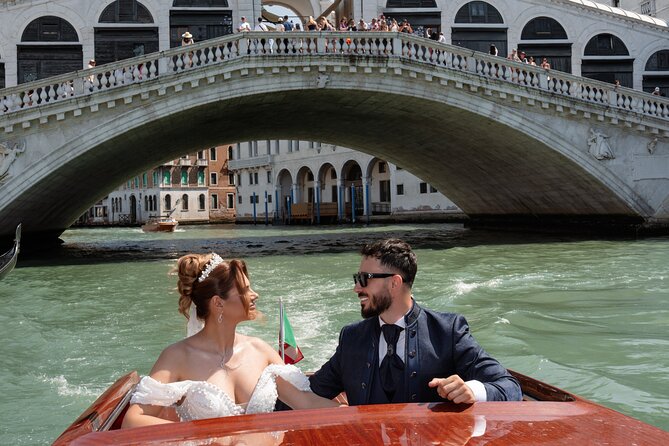 Private Venice Airport Transfer by Water Taxi and Van - The Mercedes Van Leg: Comfort, Air-Conditioning, and Luggage Help