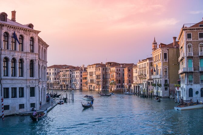 Private Venice Canal Cruise: 2-Hour Grand Canal and Secret Canals - Where you meet, and what “private” means on this boat
