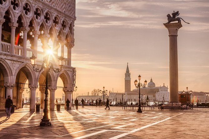 Private Venice City Tour and Gondola Ride - Two Venice blockbusters in one private plan