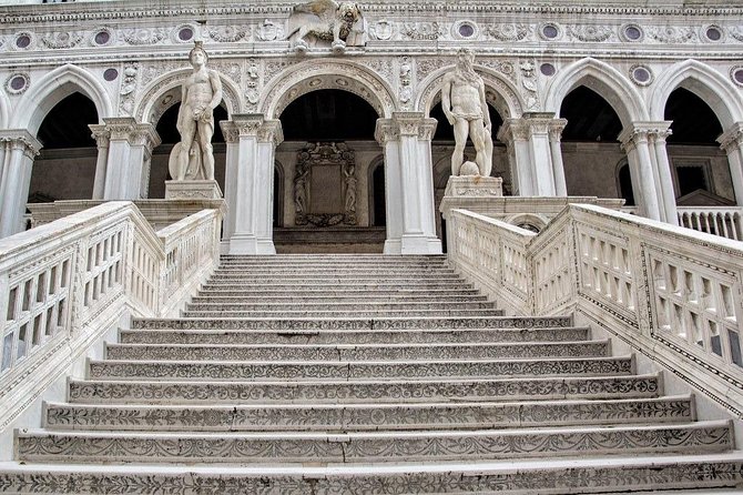 Private Venice City Tour and Gondola Ride - Price and value: what $332.34 per person is buying