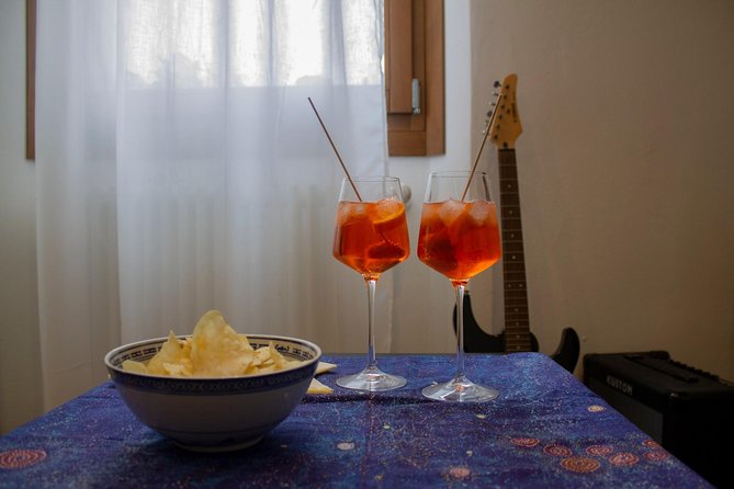 Private Venice Cooking Class and Market Tour with Fun Local Laura - Getting to Laura’s world in Dorsoduro, then heading toward Santa Margherita