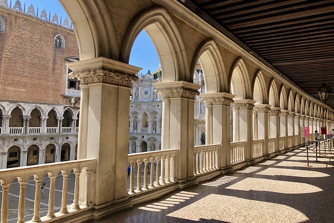 Private Venice Family Tour with Saint Mark’s & Doge’s Palace - Logistics That Affect Comfort: Meeting Point, Timing, and Mobile Tickets