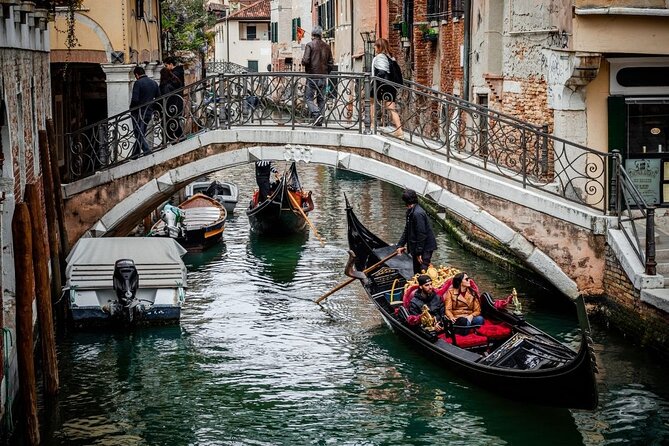 Private Venice Tour with a Local, Highlights & Hidden Gems, 100% Personalised - The last bridge without railings, and what it reveals