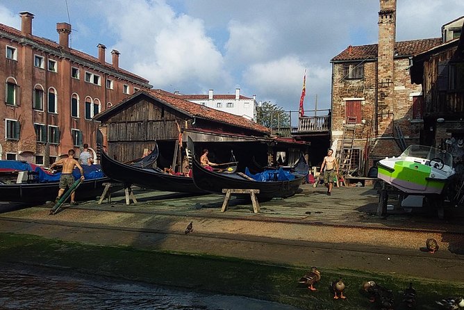 Private Venice walking tour plus Murano island lunch and glass factory visit - Doge’s Palace stop plus church gardens: history without the museum overload