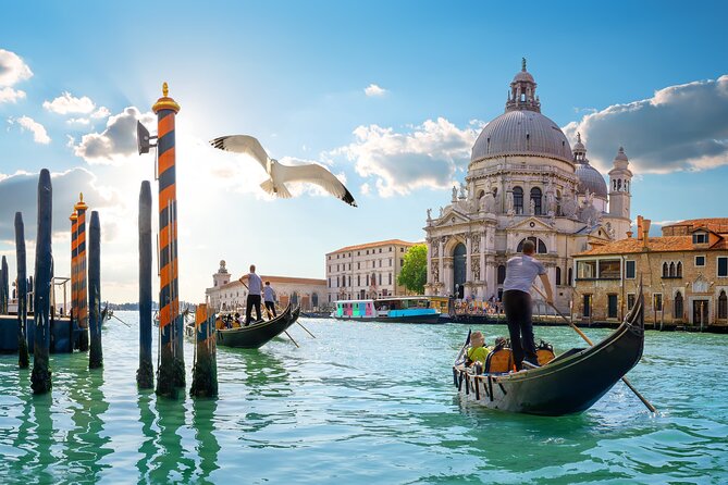 Private Walking Tour of Venice's Old Town with Gondola Ride - Meeting at Hotel Londra Palace, then stepping into Venice