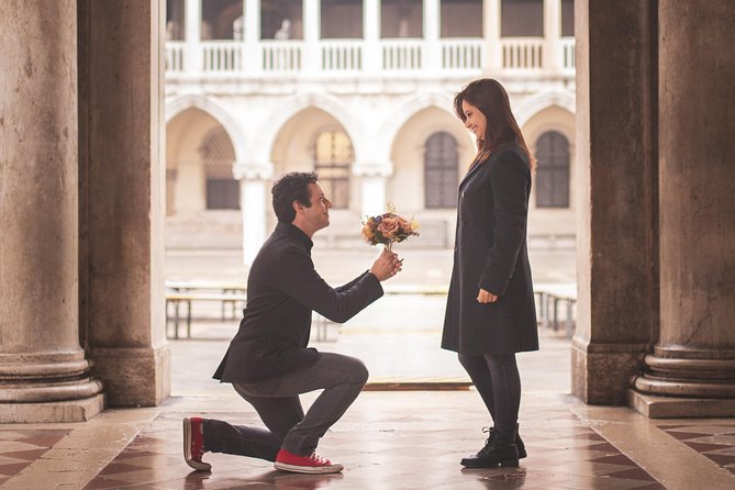 Professional Photographer in Venice, Italy - Where you meet in Venice, and why that matters