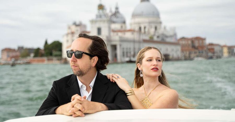 Professional Photoshoot in Venice - Quieter Venice Corners and Canal Views in a Private Session