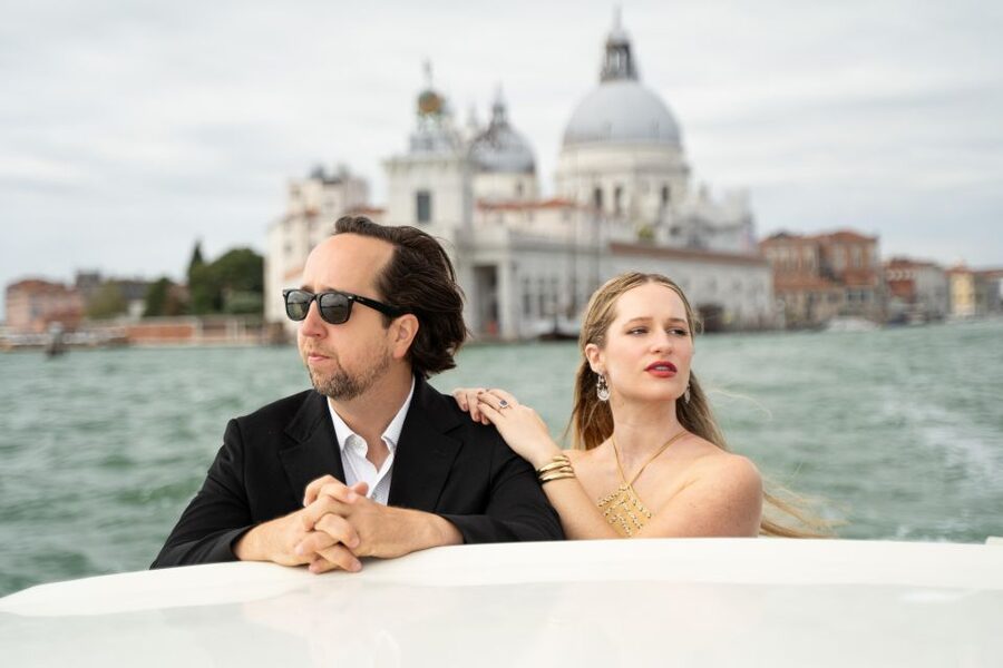 Professional Photoshoot in Venice - Edited Digital Photos in 72 Hours, High Resolution Download Included