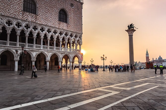 Public tour: Doge's Palace with St. Mark's Basilica & Gondolas - Key things I’d circle before you go