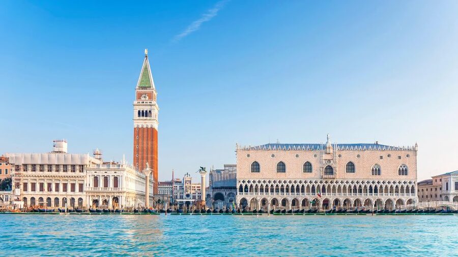 Ravenna Port to Venice with Deluxe Tour by Boat and Gondola - Rialto Bridge and the market area: a break for snacks and canal views
