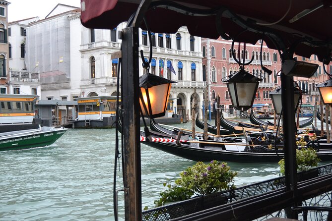 Rialto Farmers & Fish Market Food Tour in Venice with Wine Tasting & Sightseeing - Lunch, Snacks, and Wine Tasting Without the Guesswork
