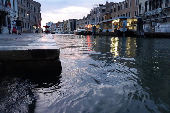 Rialto Food Tour and Gelato Tasting with a Local Guide - The gelato finale: your sweet landing