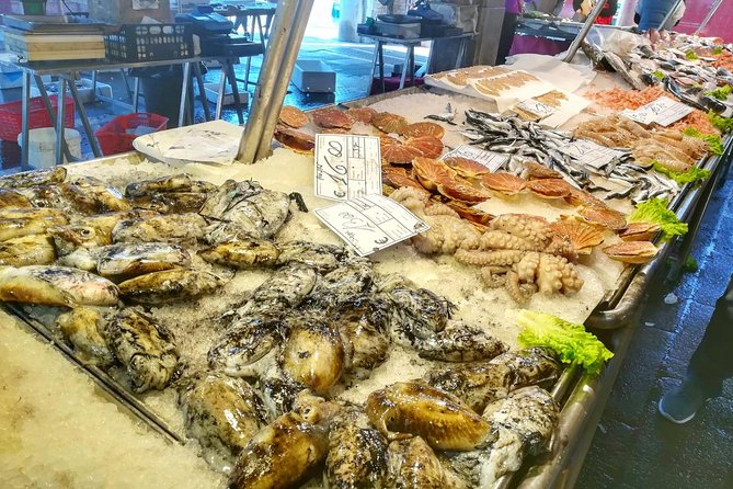 Rialto Market Food Tour: Wine Tasting & Sightseeing in Venice - Rialto Market: The Perfect Starter Line for Venetian Flavor