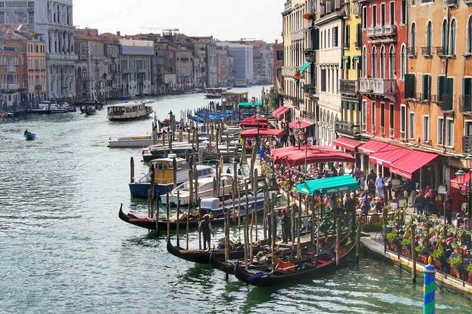 Rialto Market Food Tour: Wine Tasting & Sightseeing in Venice - Mercati di Rialto: The Part Where You Learn to Shop Like a Venetian