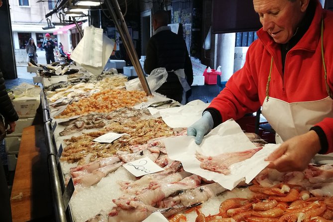 Rialto Market & Seafood Cooking Class in Murano - Choosing Your Fish (And Learning the “Why”)