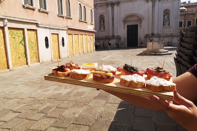 Rialto Street Food & Stories Tour: A Taste of Venice - Mercati di Rialto on a food-focused walk, including Monday details