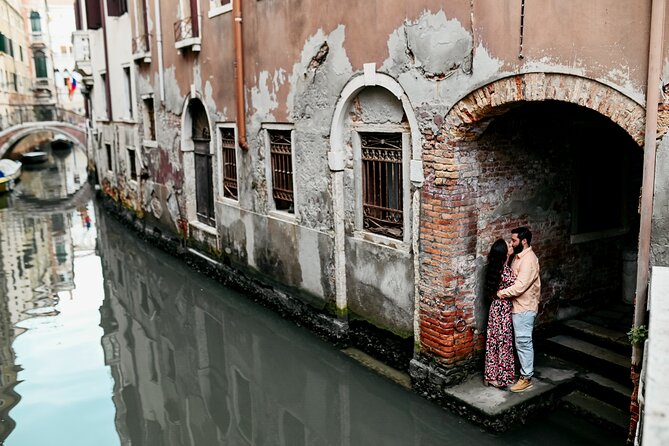 Romantic Venice: photo shoot with local photographer - The photo delivery: 60 retouched HD images, sent the day after