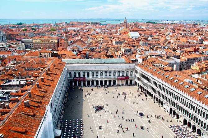 Saint Marks Basilica, Doge's Palace and Gondola tour in Venice - Audio and group pacing: where comfort affects your enjoyment