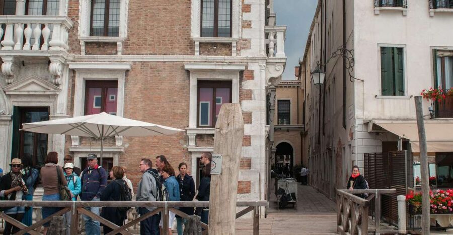 Secret Venice & Gondola Tour - Starting near the Royal Gardens, not the main crush