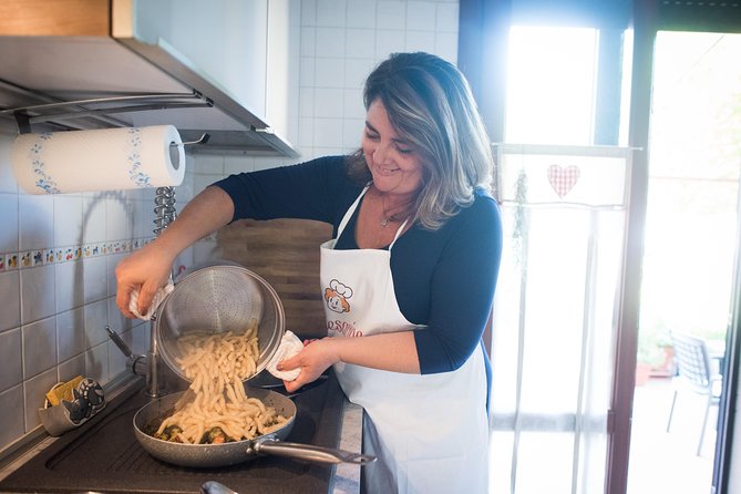 Share Your Pasta Love in a Local’s Home in Venice - Who should book this pasta workshop, and who might want something else