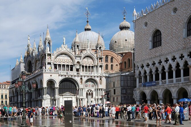 Skip-the-Line: Doge's Palace & St. Mark's Basilica Fully Guided Tour - St. Marks Basilica entry: Byzantine style with western design flair