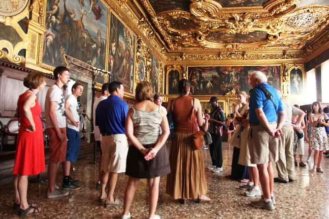 Skip-the-Line: Doge's Palace & St. Mark's Basilica Fully Guided Tour - Guides and audio headsets: why the tour feels less chaotic