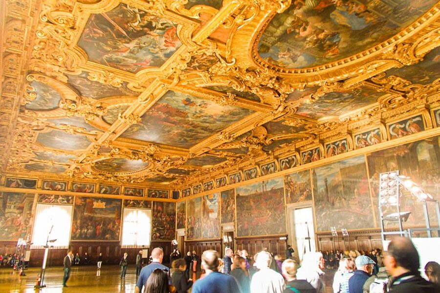 Skip-the-Line Guided Tour of Doge's Palace - First rooms: Venice’s political power in physical form