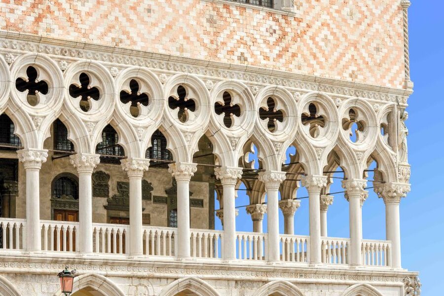 Skip-the-Line Guided Tour of Doge's Palace - The prison story, the Bridge of Sighs link, and Casanova’s shadow