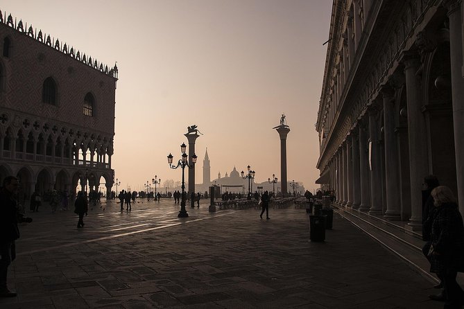 Skip the Line Venice Doge's Palace and St. Mark's Basilica Tour - Language, Headsets, and How to Make the Most of the Guide