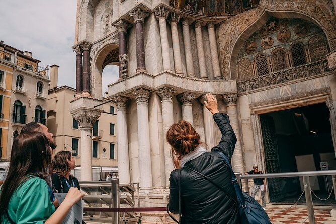Small-group Saint Mark’s Basilica Priority Access - Inside Saint Mark’s Basilica: What the Guide Helps You See